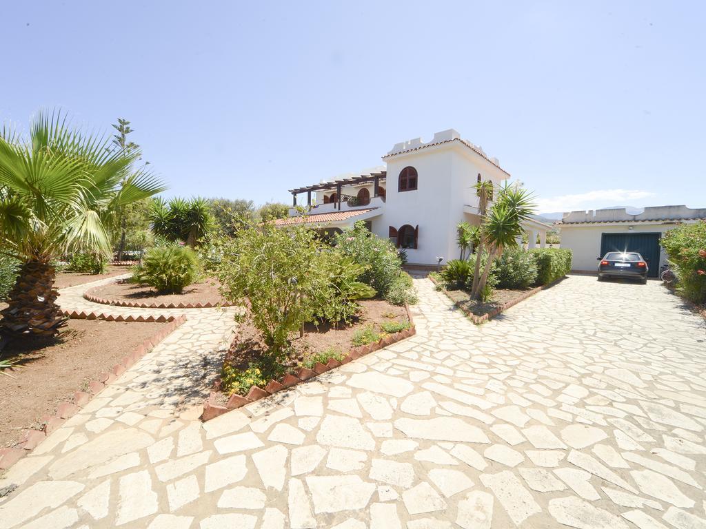 Villa Memi Campofelice Di Roccella Exteriör bild
